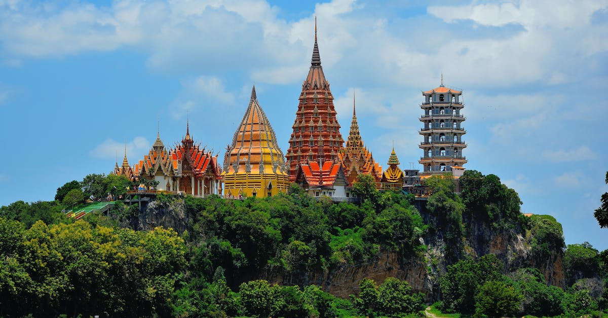 découvrez nos conseils essentiels pour planifier votre voyage en thaïlande. profitez des meilleures destinations, activités incontournables et astuces pratiques pour une expérience inoubliable dans ce pays fascinant d'asie du sud-est.