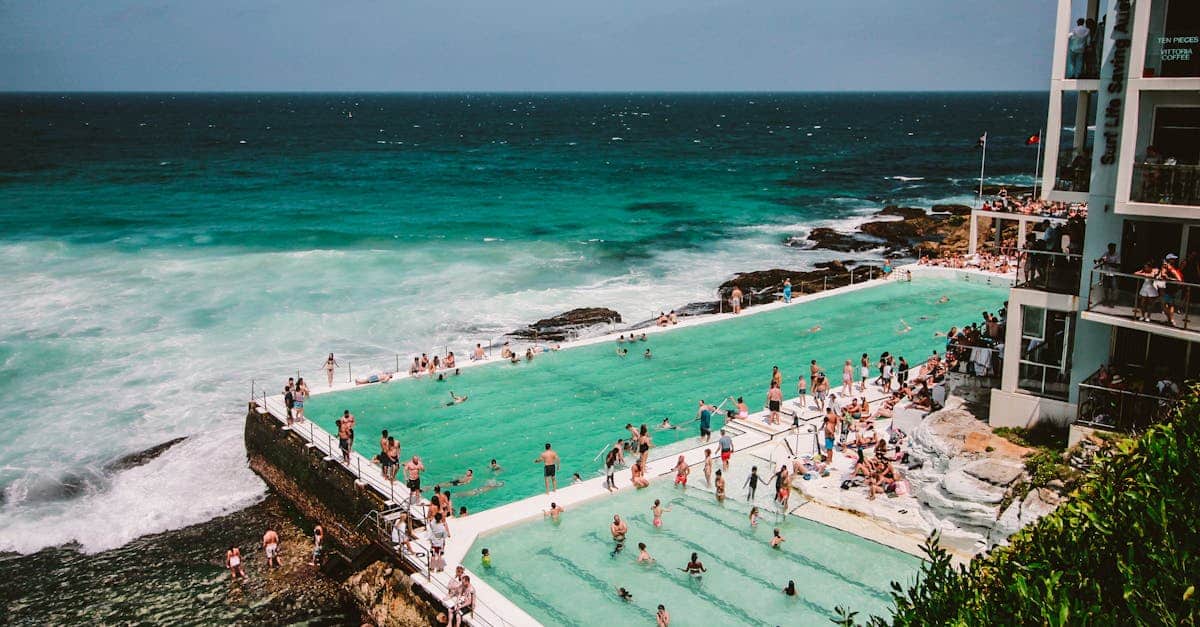 découvrez l'australie, un pays fascinant mêlant paysages époustouflants, biodiversité unique et cultures riches. explorez ses villes vibrantes, ses plages paradisiaques et l'outback sauvage, tout en vous immergeant dans l'histoire autochtone et la gastronomie locale.